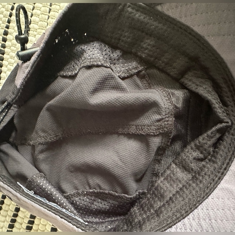 Hat - Picture 8 of 12